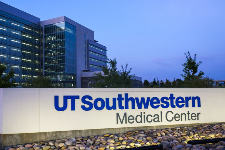 UTSouthwesternMedCtr_Experience-Image-2020-900x600-1